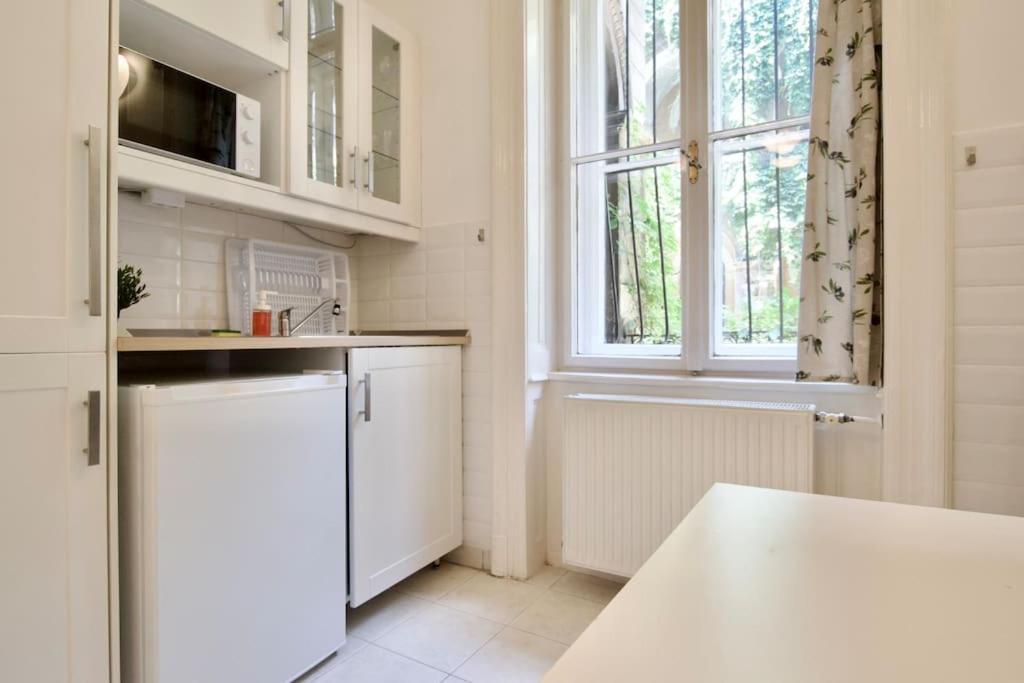 Apartment Standard By Hi5 - St. King Street 6. *
