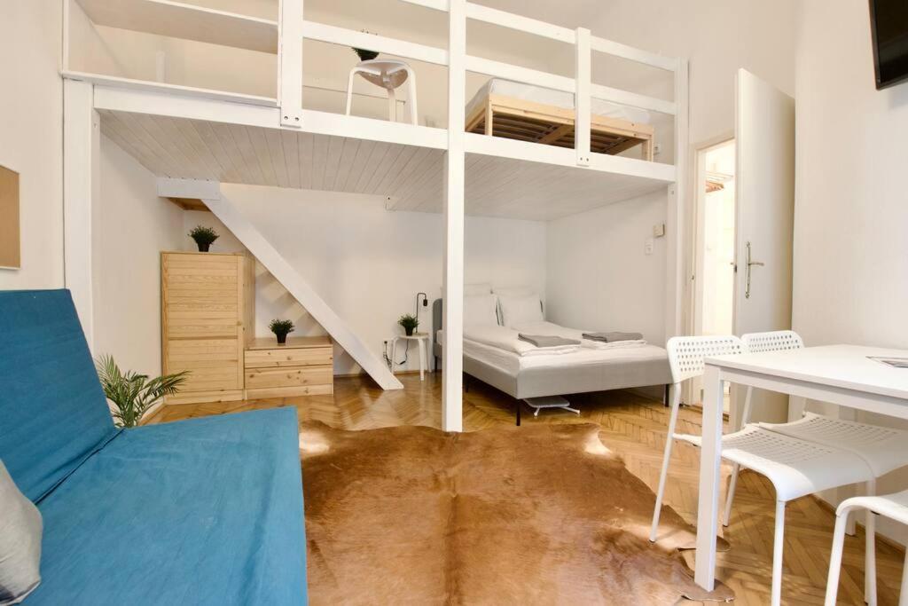 Standard By Hi5 - St. King Street 6. Budapest