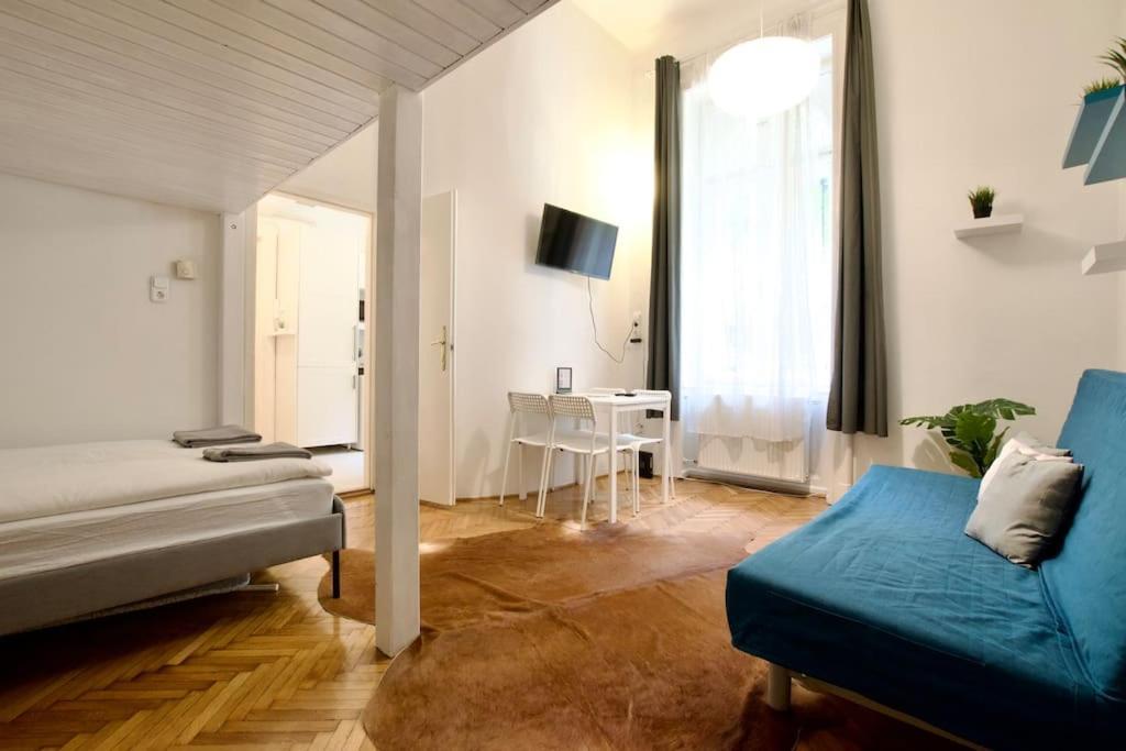 Apartment Standard By Hi5 - St. King Street 6.